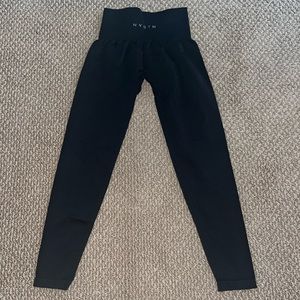 Black NVGTN workout leggings - size S